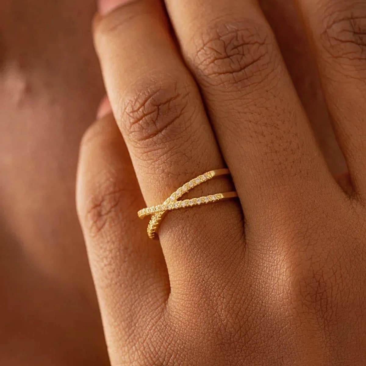 Anillo Winter Ajustable – Oro Laminado 18K | OM JOYERÍA