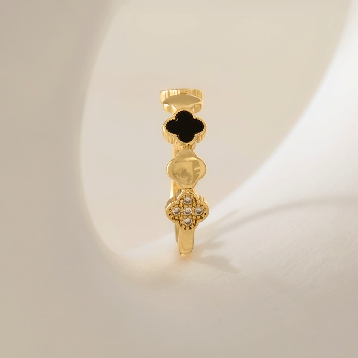 Anillo Duality Clover Ajustable – Oro Laminado 18K | OM JOYERÍA