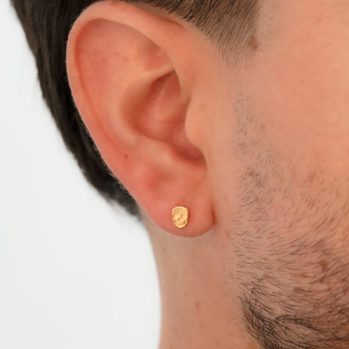 Aretes Topos Calavera Hombre – Oro Laminado 18K | OM JOYERÍA