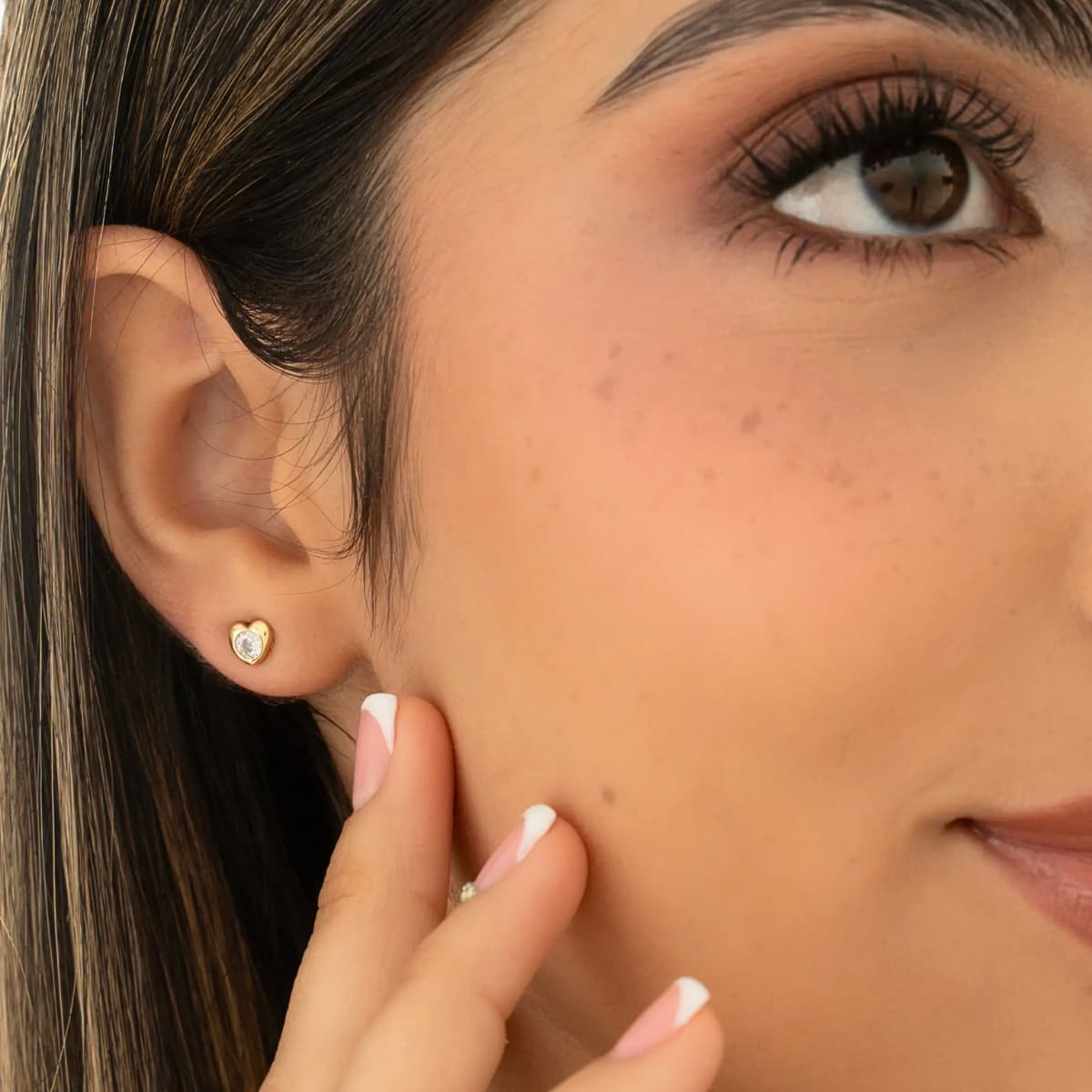 Aretes Topos Corazón Crystal Oro Laminado 18K | OM JOYERÍA