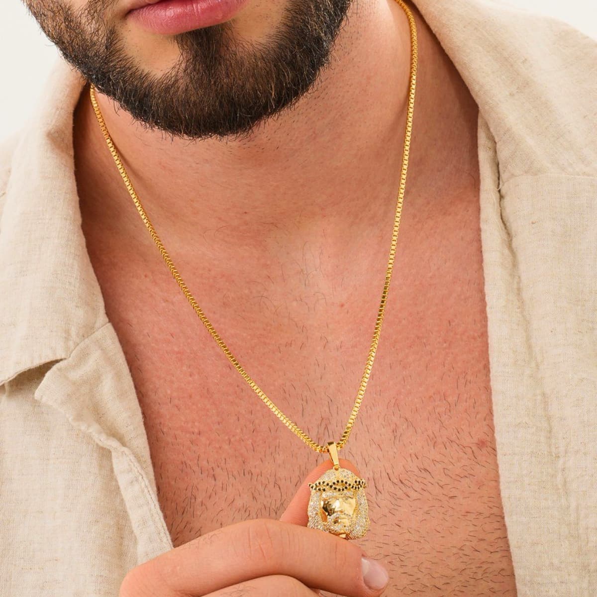 Dije Rostro Swarovski Negro Oro Laminado 18K | OM JOYERÍA