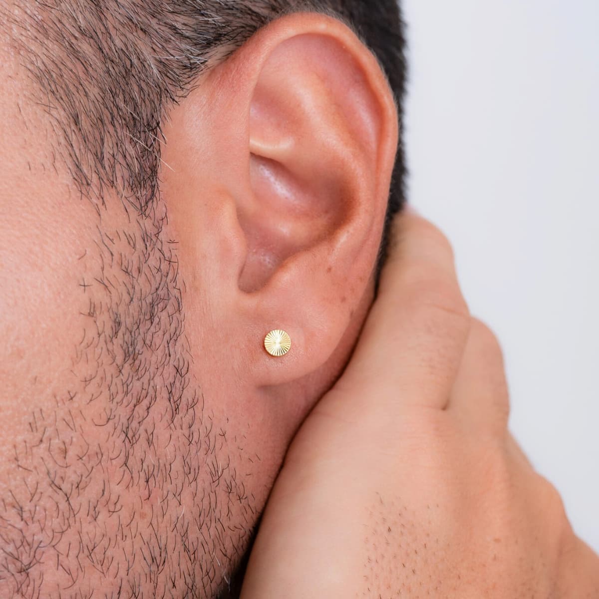 Aretes Topos Sol – Oro Laminado 18K | OM JOYERÍA