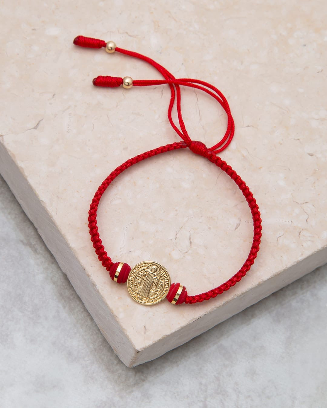 Manillas de pareja Herraje de San Benito con neopreno argollado de 6mm de Oro Laminado 18k