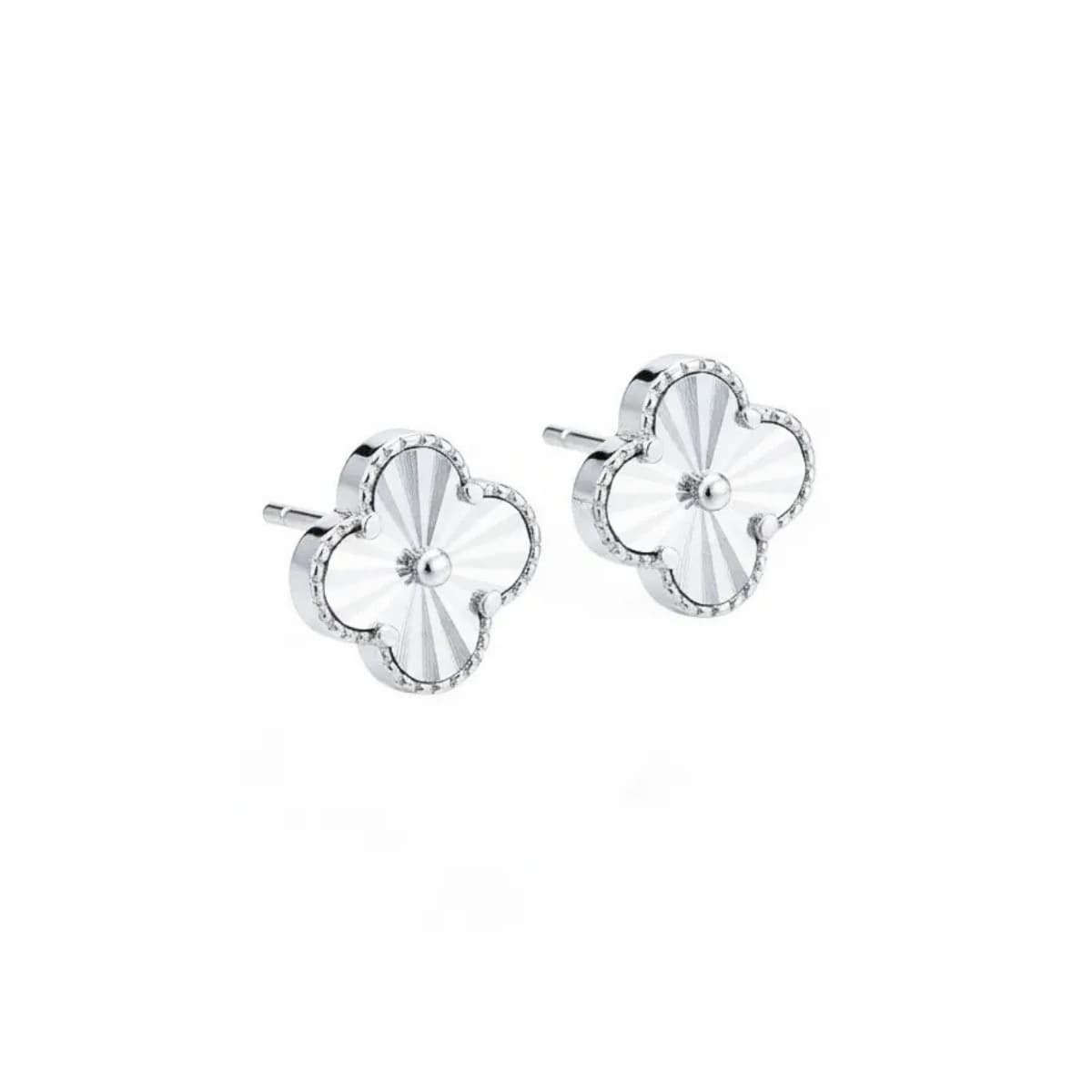Aretes Topos Clover 0,8 cm Plata Ley 925 fondo blanco