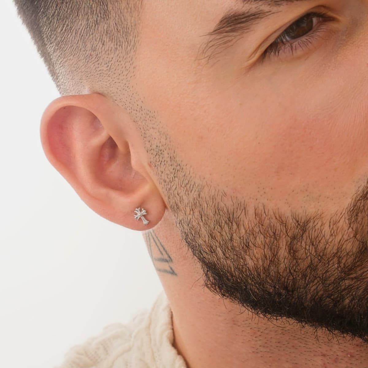 Aretes Topos Cruz Royale 7.5 mm Plata Ley 925 hombre oreja