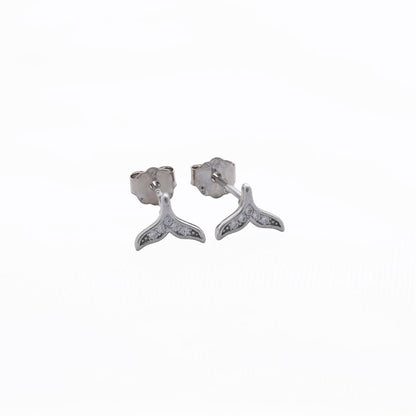 Aretes Topos Coris 6 mm Plata Ley 925 lifestyle fondo blanco