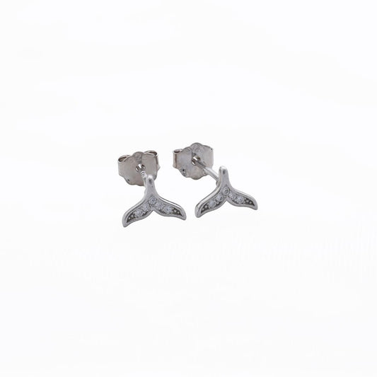 Aretes Topos Coris 6 mm Plata Ley 925 lifestyle fondo blanco
