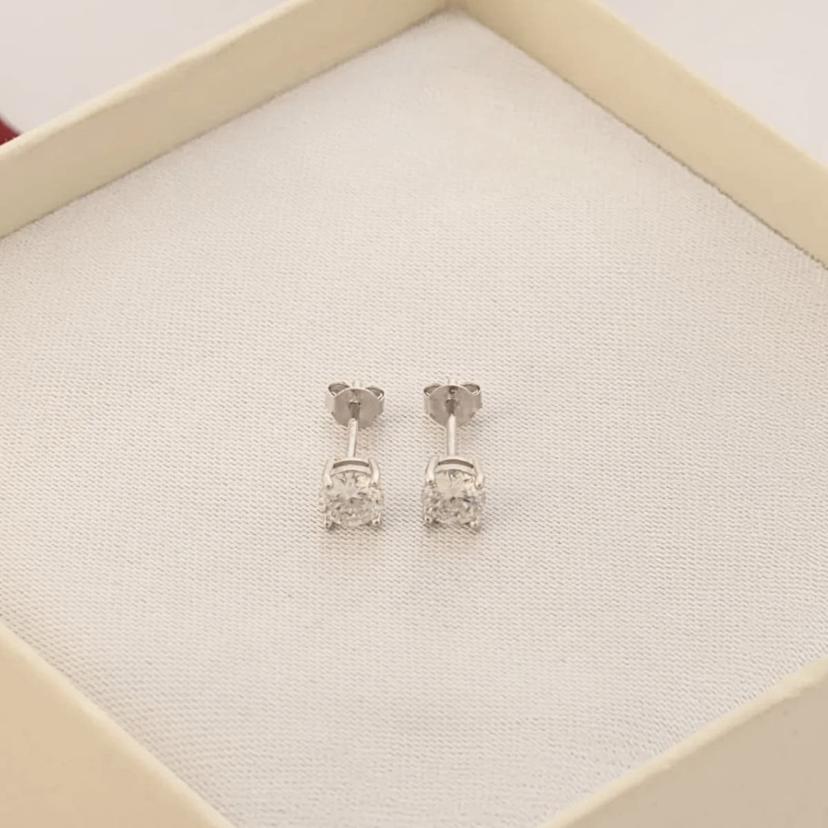 Aretes Topos Crystal Bold 5 mm Plata Ley 925 caja presentación