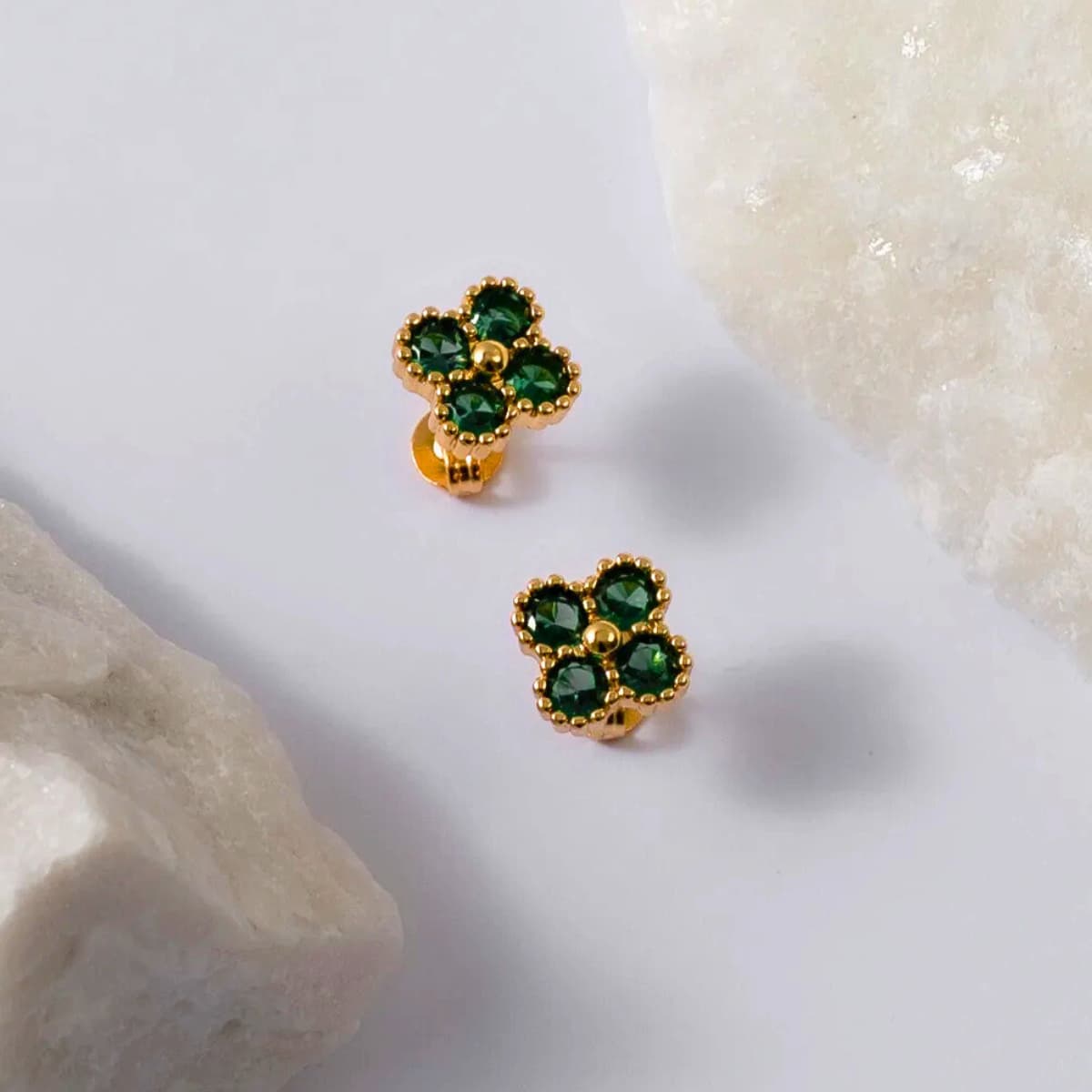 Aretes Clover Motif Trébol Verde – Oro Laminado 18K | OM JOYERÍA