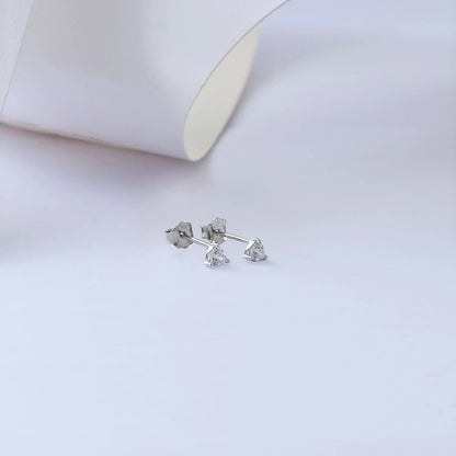 Aretes Topos Tria Luxe MT 3 mm Plata Ley 925 lifestyle fondo blanco