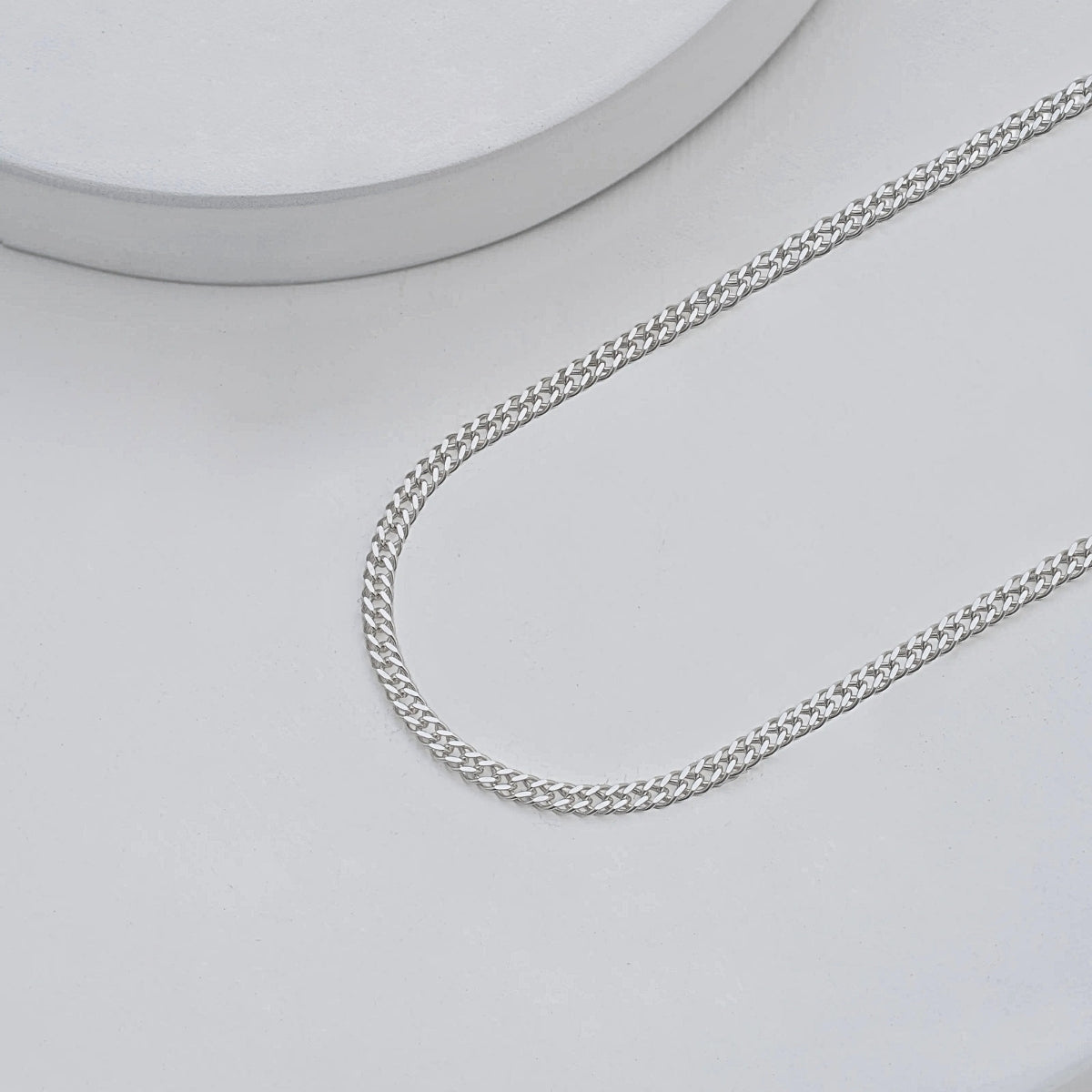 Cadena Cubana Cruzada 2,4 mm 65 cm Plata Ley 925 para hombre, detalle de eslabones