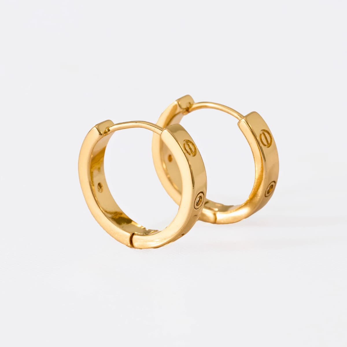 Aretes Candongas CT My Love – Oro Laminado 18K | OM JOYERÍA