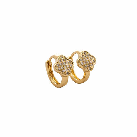 Candongas Clover Luxe 12 mm – Oro Laminado 18K | OM JOYERÍA