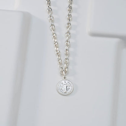 Dije San Benito Plata Ley 925 unisex fondo blanco — NO INCLUYE CADENA