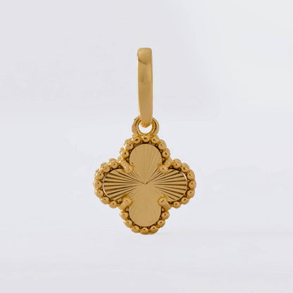 Dije My Sol Clover – Oro Laminado 18K | OM JOYERÍA