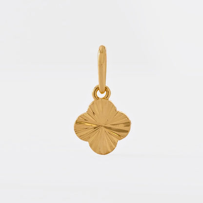Dije Clover Sol – Oro Laminado 18K | OM JOYERÍA