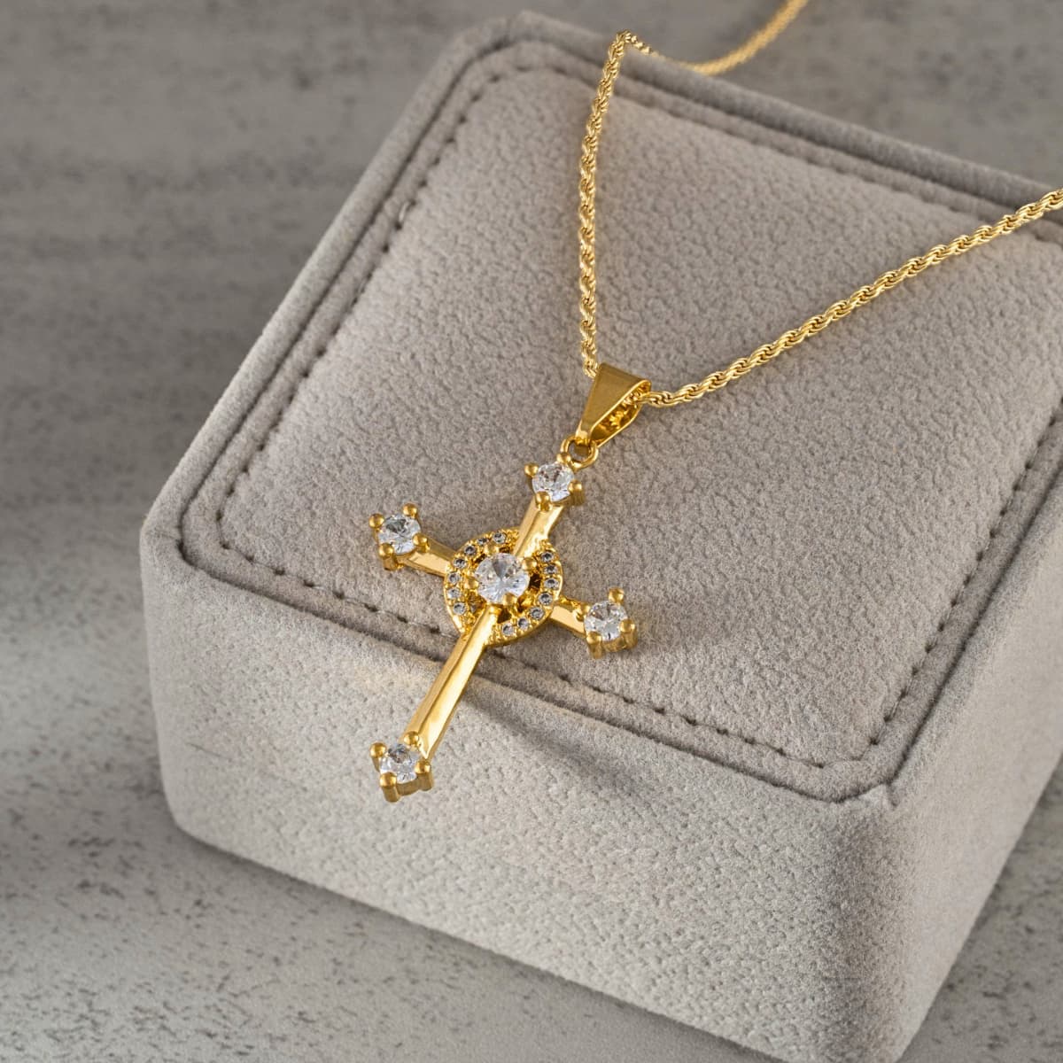 Dije Cruz Cristal Piedras Oro Laminado 18K - Con cadena