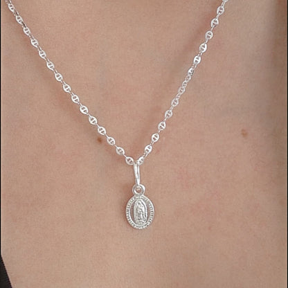 Dije Mini Virgen de Guadalupe XS 0,7 cm Plata Ley 925 mujer — NO INCLUYE CADENA