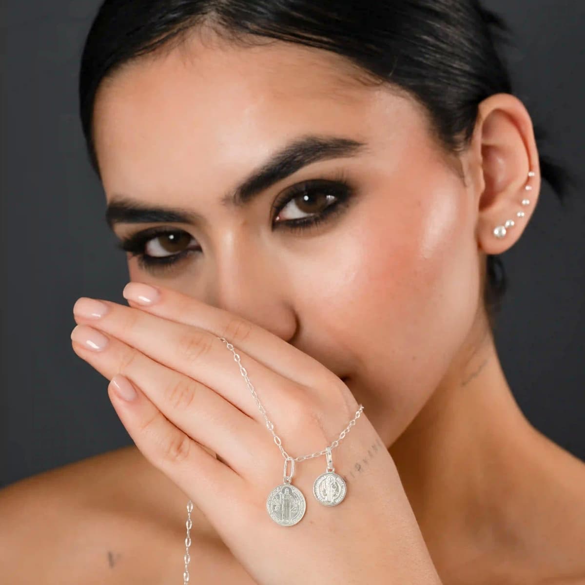 Dije San Benito Plata Ley 925 mujer — NO INCLUYE CADENA