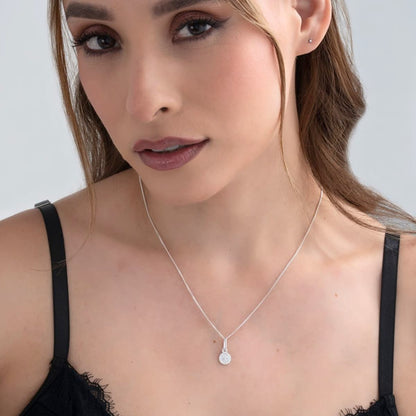 Dije Mini San Benito XS 0,8 cm Plata Ley 925 mujer editorial — NO INCLUYE CADENA