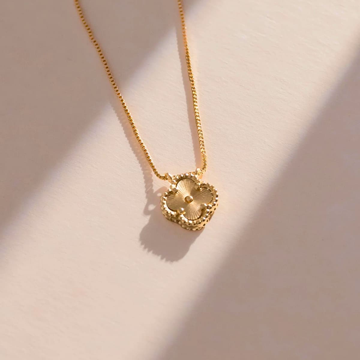 Gargantilla Clover – Oro Laminado 18K | OM JOYERÍA