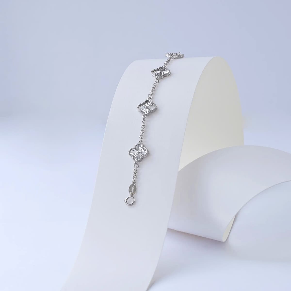Pulsera Clover 1,2 cm 18 cm Plata Ley 925 puesta mujer