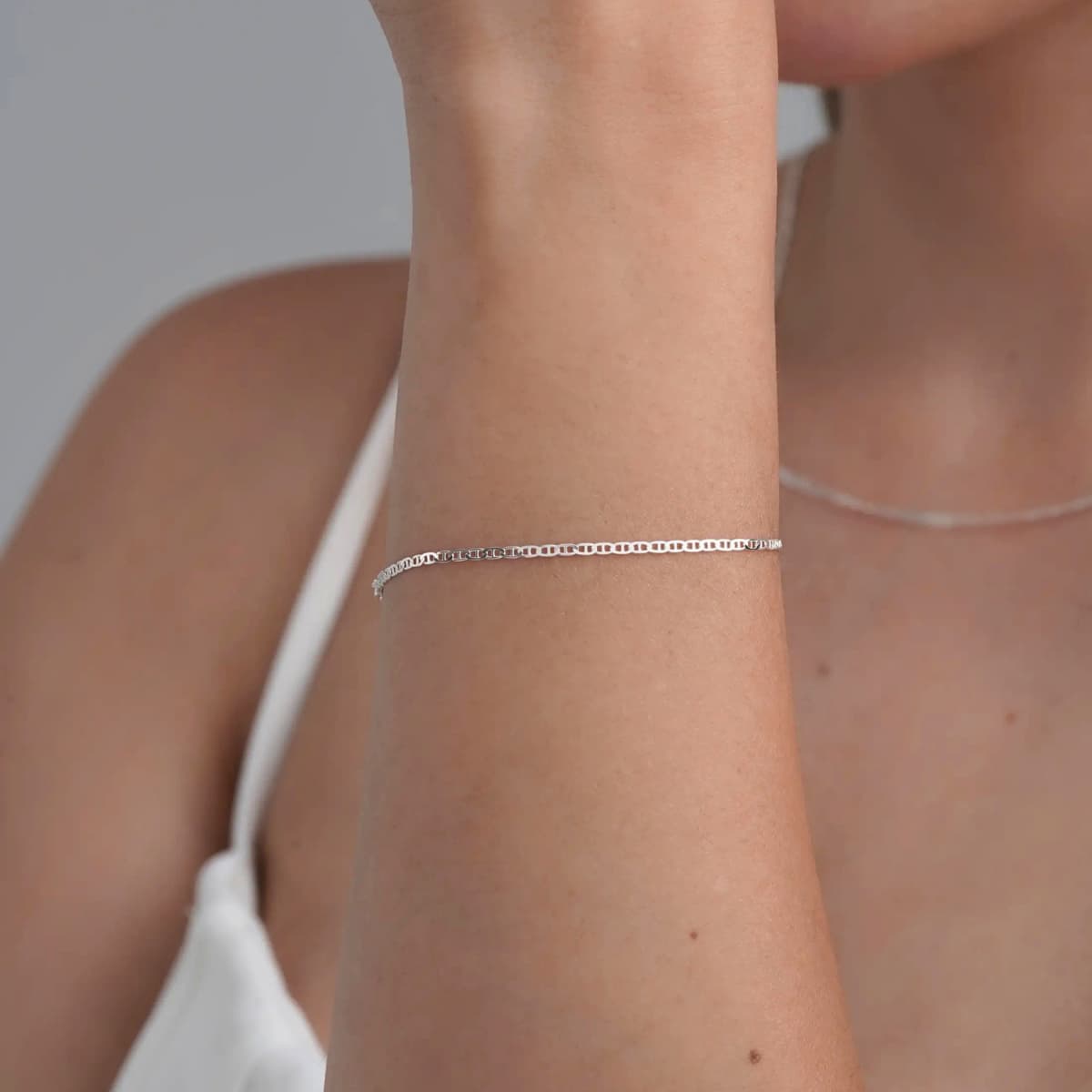 Pulsera Marine 1,5 mm 16 cm Plata Ley 925 puesta mujer