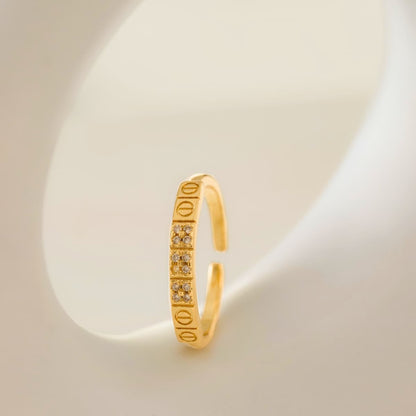 Anillo CT Kingdom Ajustable – Oro Laminado 18K | OM JOYERÍA