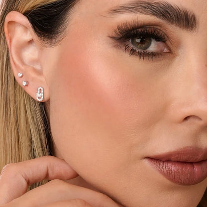 Aretes Topos Clip Shine 9.4 mm Plata Ley 925 mujer oreja detalle