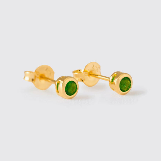 Aretes Topos Green Circle Hombre Oro Laminado 18K lifestyle | OM JOYERÍA