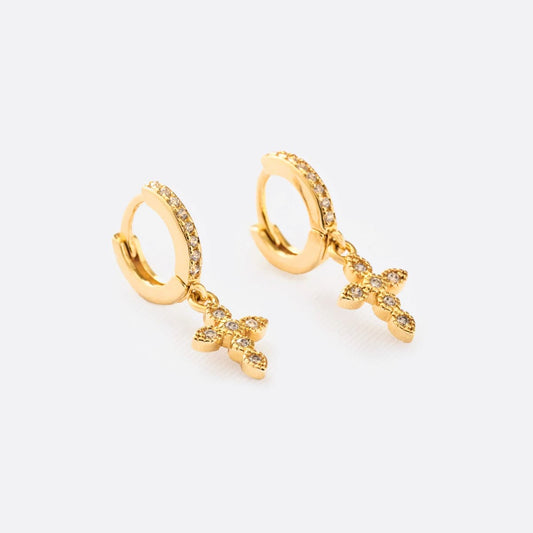 Aretes Candonga Cruz con Circonias – Oro Laminado 18K | OM JOYERÍA