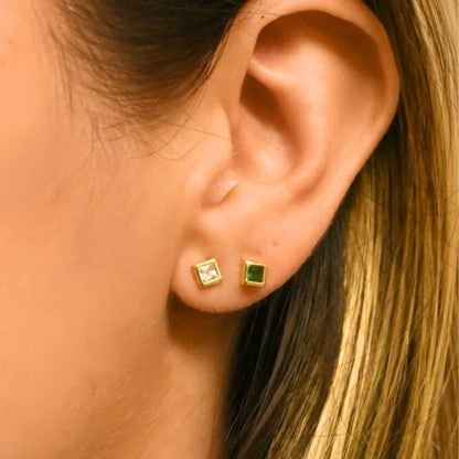 Aretes Topos Éclat 4 mm – Oro Laminado 18K | OM JOYERÍA