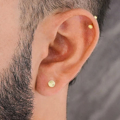 Aretes Topos Sol  – Oro Laminado 18K | OM JOYERÍA