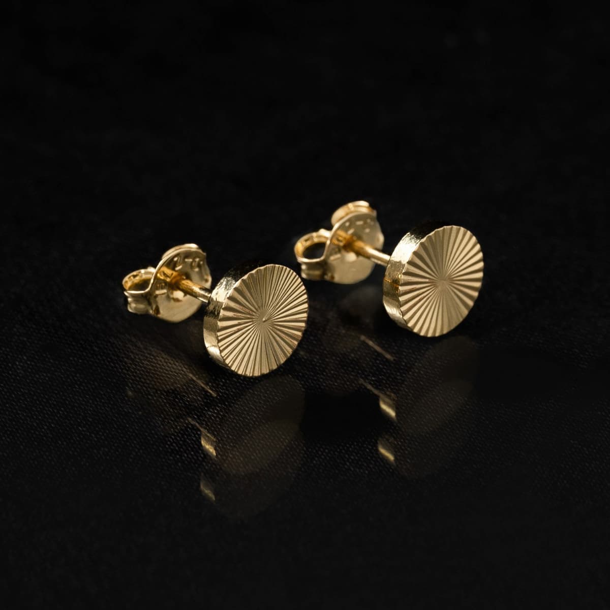 Aretes Topos Sol  – Oro Laminado 18K | OM JOYERÍA