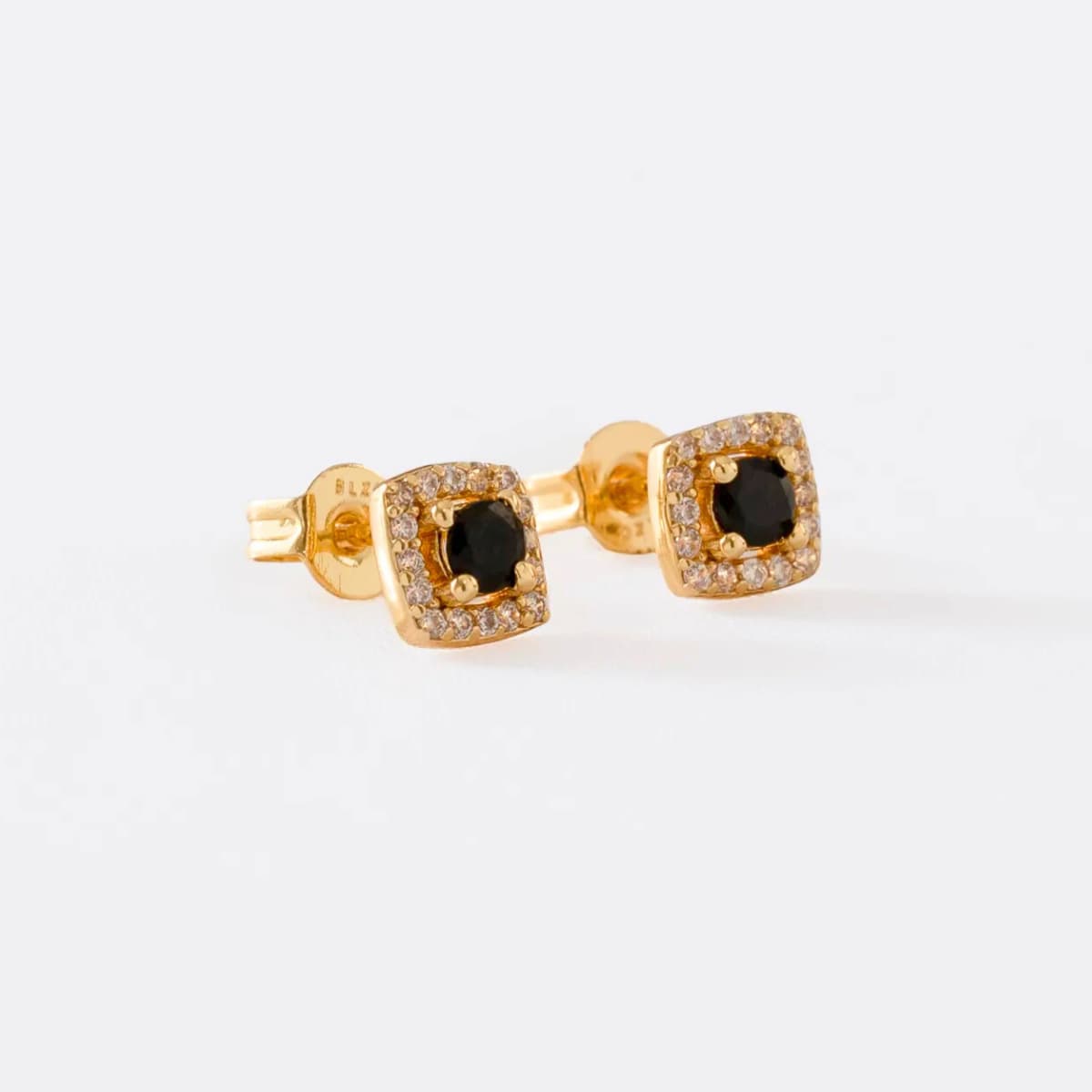 Aretes Dynasty 6 mm Hombre – Oro Laminado 18K | OM JOYERÍA