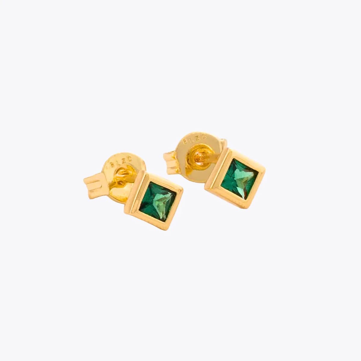 Aretes topos Éclat 4mm oro laminado 18K – OM JOYERÍA