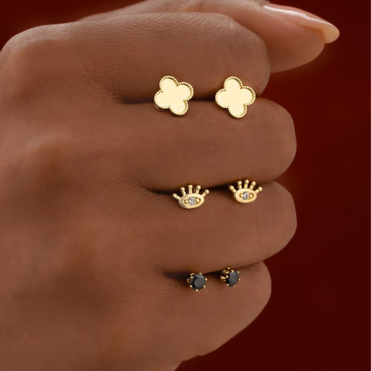 Aretes Clover Trébol Liso 1 cm – Oro Laminado 18K | OM JOYERÍA