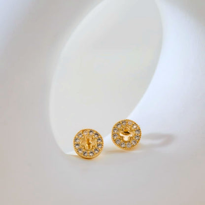 Aretes Clover Redondo Silueta 9 mm – Oro Laminado 18K | OM JOYERÍA
