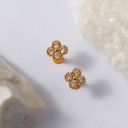 Aretes Clover Motif Trébol Cristal – Oro Laminado 18K | OM JOYERÍA