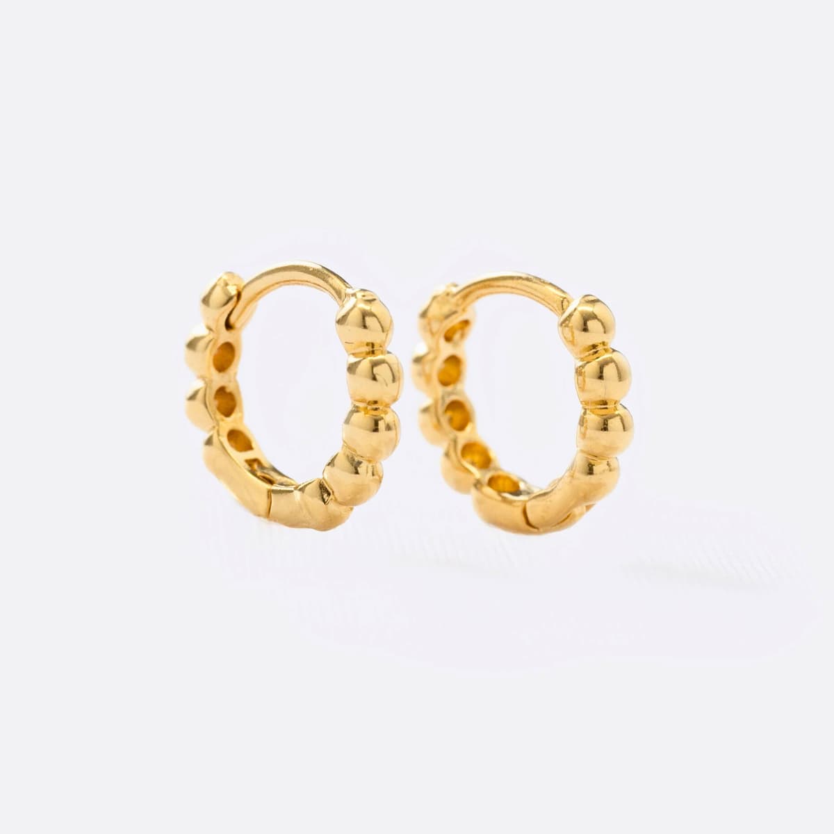 Aretes Candongas Esfera – Oro Laminado 18K | OM JOYERÍA