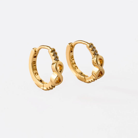 Aretes Candongas Infinito – Oro Laminado 18K | OM JOYERÍA