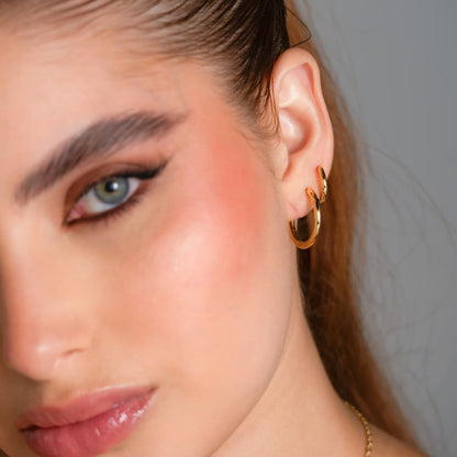 Aretes Candongas Royal G – Oro Laminado 18K | OM JOYERÍA