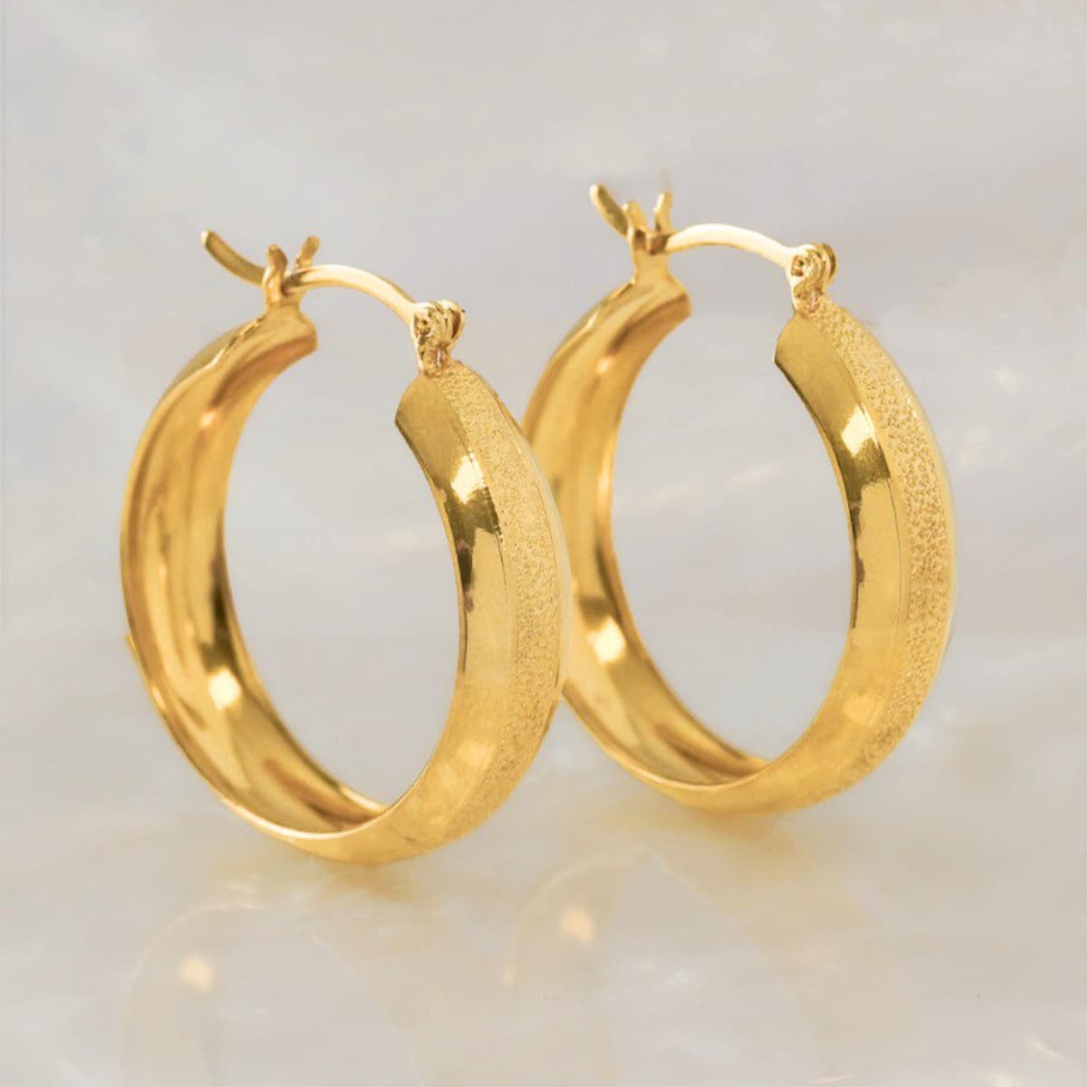 Candongas Gold Dust 3 cm – Oro Laminado 18K | OM JOYERÍA