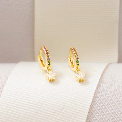 Aretes Candongas Rainbow Star – Oro Laminado 18K | OM JOYERÍA
