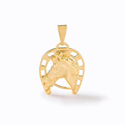 Dije Fortune Herradura Caballo Oro Laminado 18K - Vista frontal lifestyle