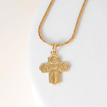 Dije El Viajero Unisex Oro Laminado 18K | OM JOYERÍA