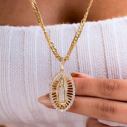 Dije Virgen de Guadalupe Swarovski Oro Laminado 18K | OM JOYERÍA