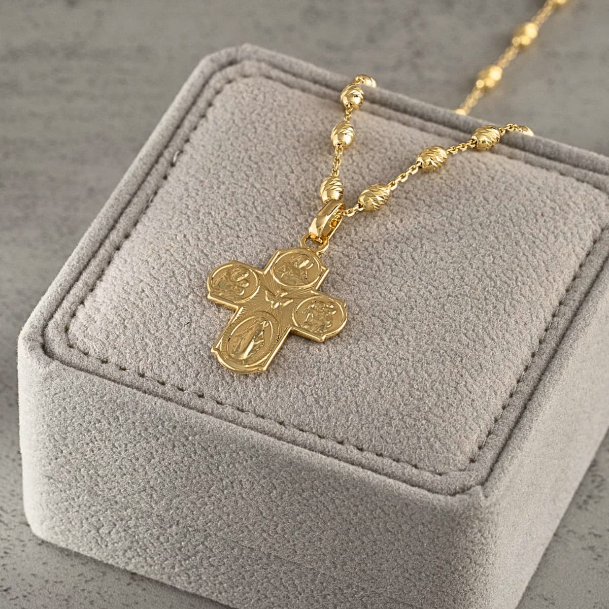 Dije El Viajero Unisex Oro Laminado 18K | OM JOYERÍA