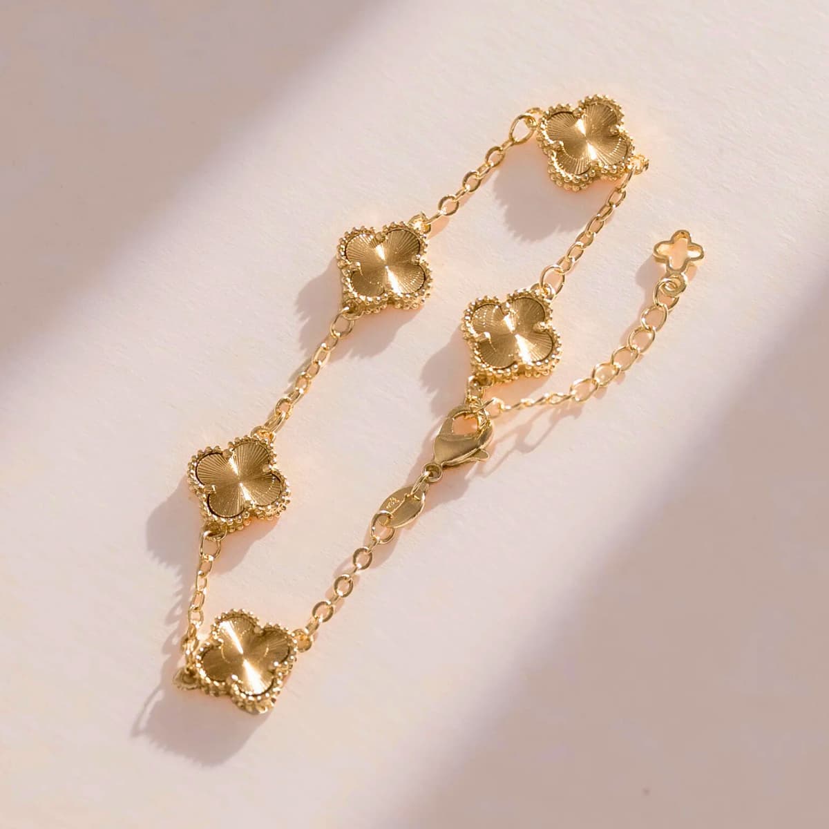 Pulsera Clover 1 cm – Oro Laminado 18K | OM JOYERÍA