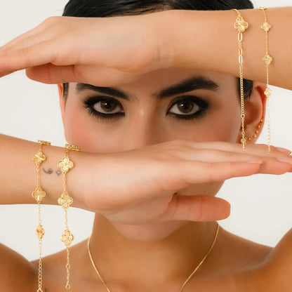 Pulsera Mini Clover 0.7 cm – Oro Laminado 18K | OM JOYERÍA